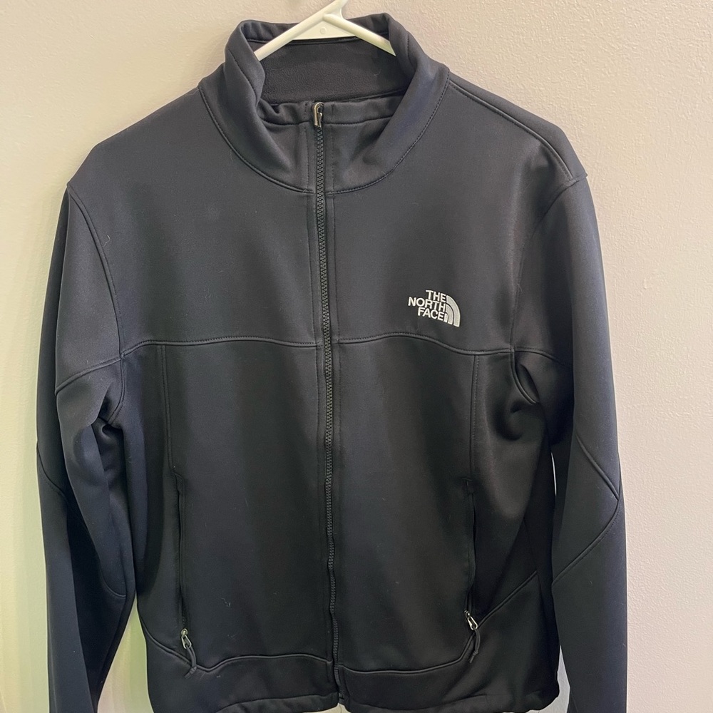 Men’s The North Face Canyonlands zip-up jacket in black. Medium.